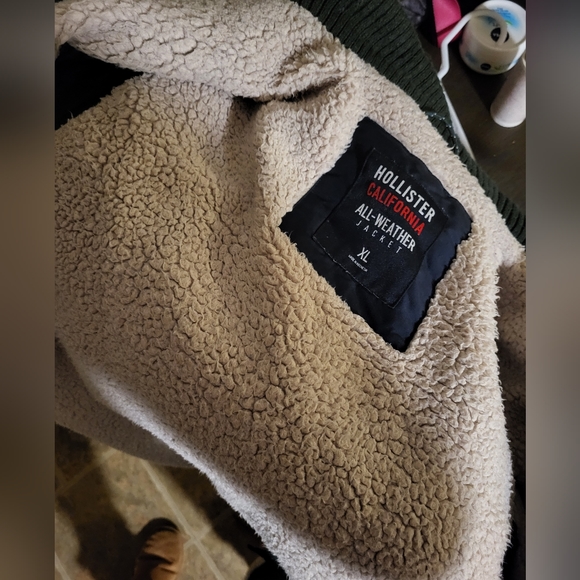 Hollister sherpa lined all weather jacket. Unisex xl. - Picture 16 of 16